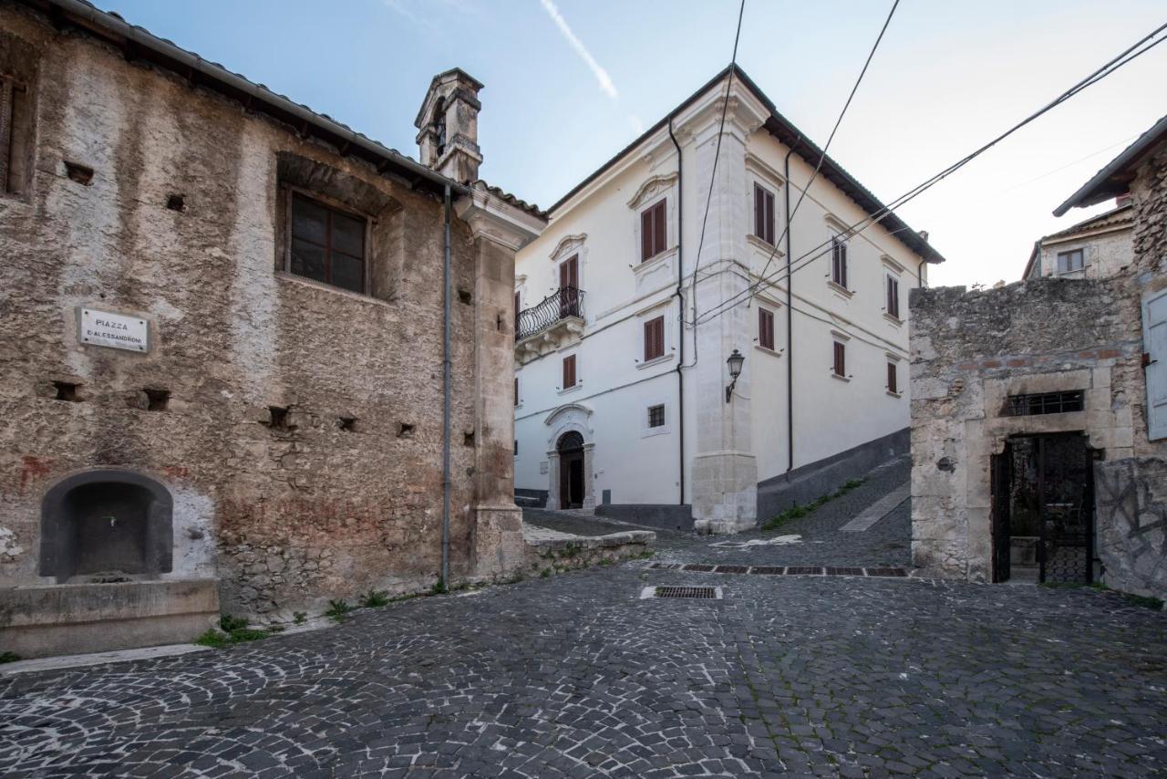 Casa Senatore Apartment Capestrano Exterior photo