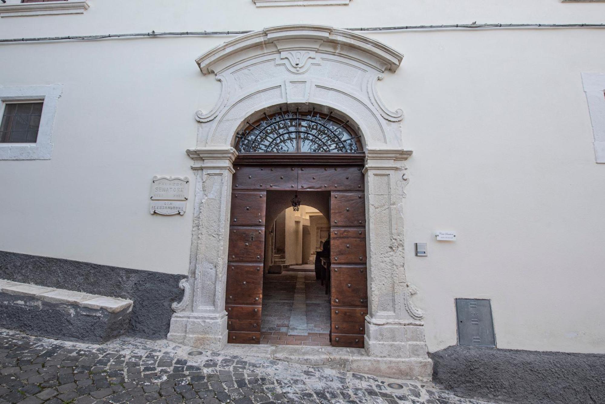 Casa Senatore Apartment Capestrano Exterior photo